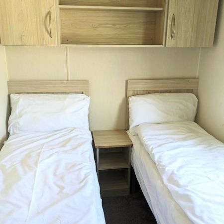 Large 4 Person Couples And Family Caravan In Newquay Bay Resort Eksteriør bilde