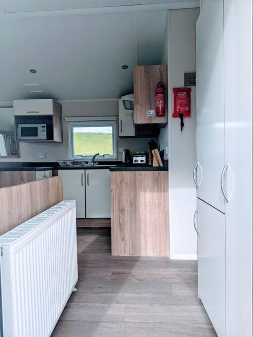 Large 4 Person Couples And Family Caravan In Newquay Bay Resort Eksteriør bilde
