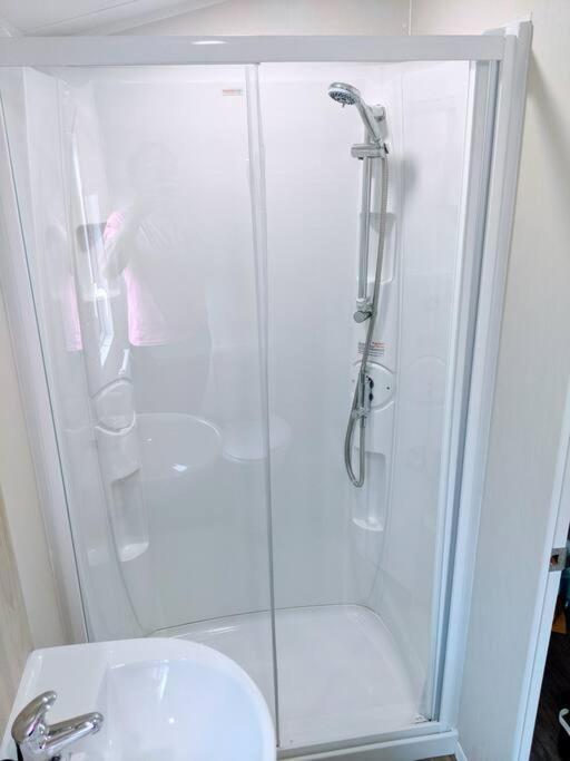Large 4 Person Couples And Family Caravan In Newquay Bay Resort Eksteriør bilde