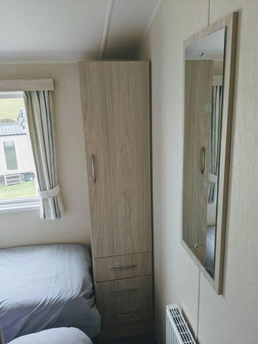 Large 4 Person Couples And Family Caravan In Newquay Bay Resort Eksteriør bilde