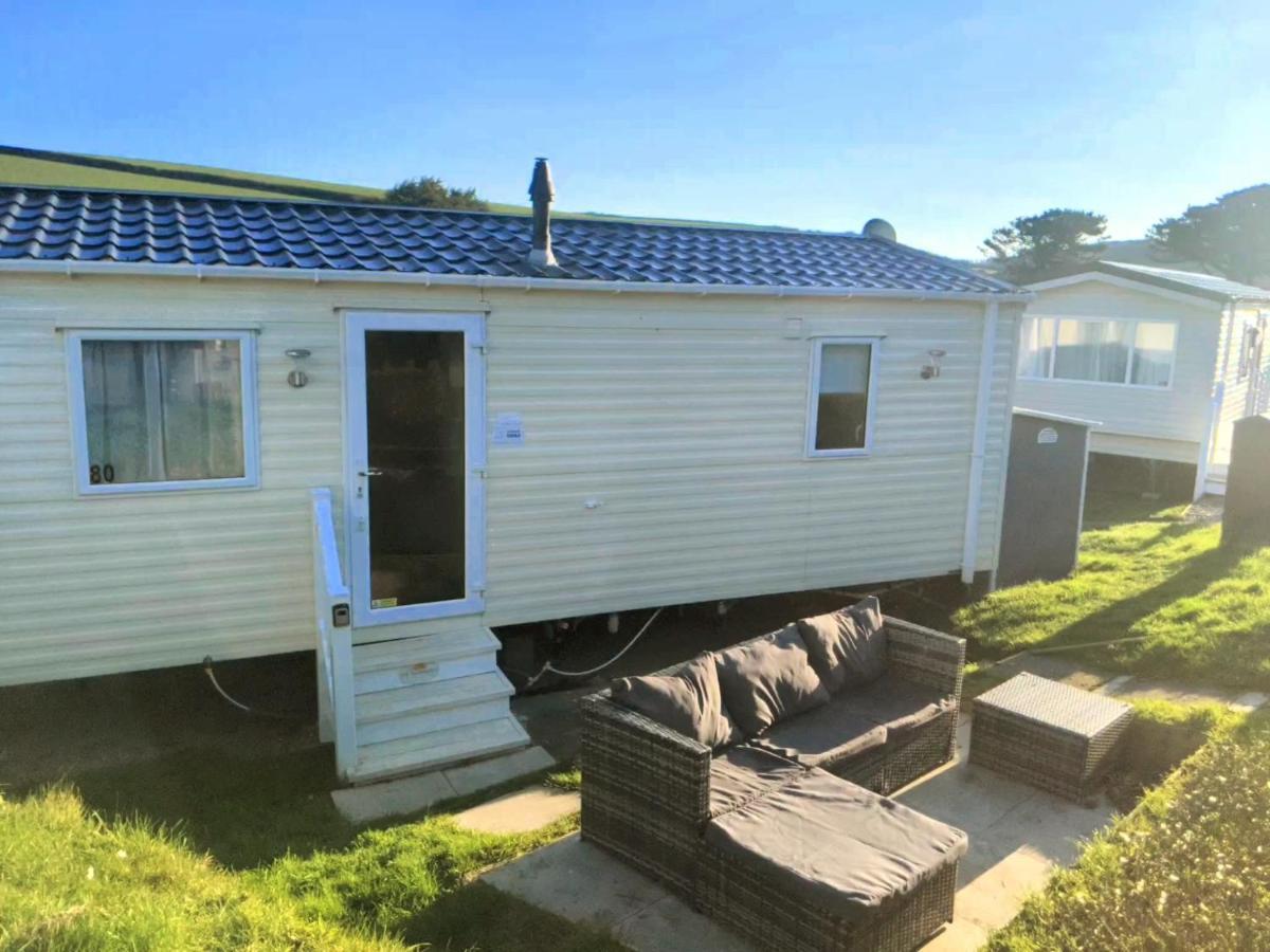 Large 4 Person Couples And Family Caravan In Newquay Bay Resort Eksteriør bilde