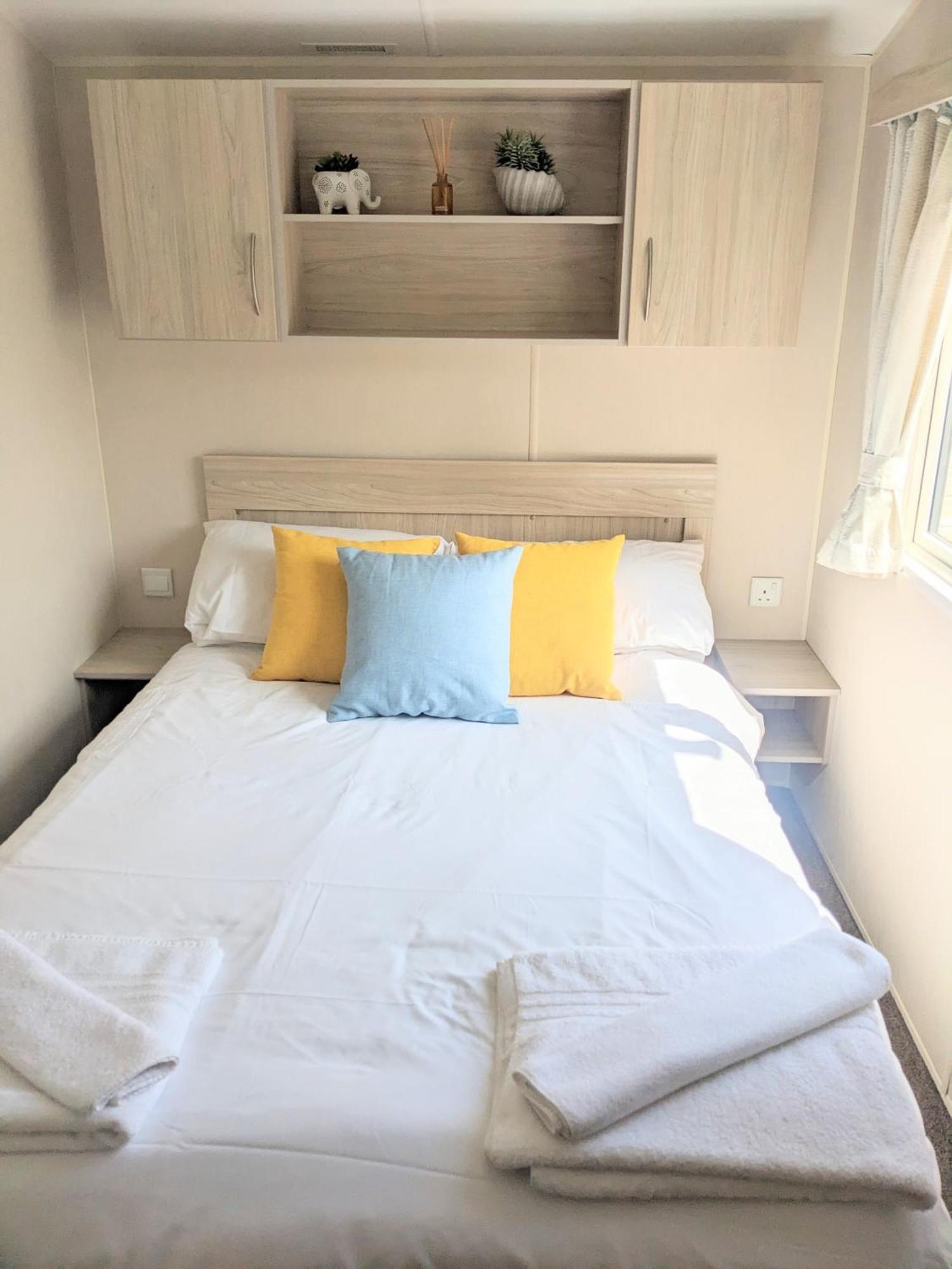 Large 4 Person Couples And Family Caravan In Newquay Bay Resort Eksteriør bilde